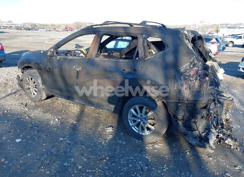 Photo 3 of 2017 Nissan Rogue SV (VIN JN8AT2MV0HW272347)