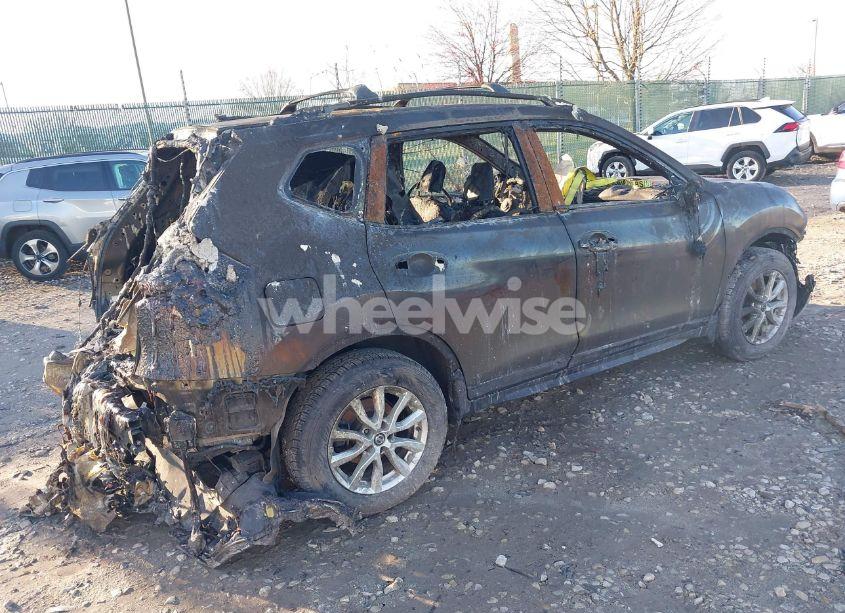 Photo 4 of 2017 Nissan Rogue SV (VIN JN8AT2MV0HW272347)