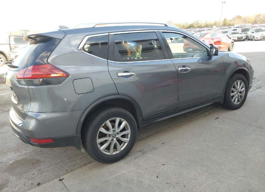 Photo 4 of 2017 Nissan Rogue SV (VIN JN8AT2MV0HW272980)