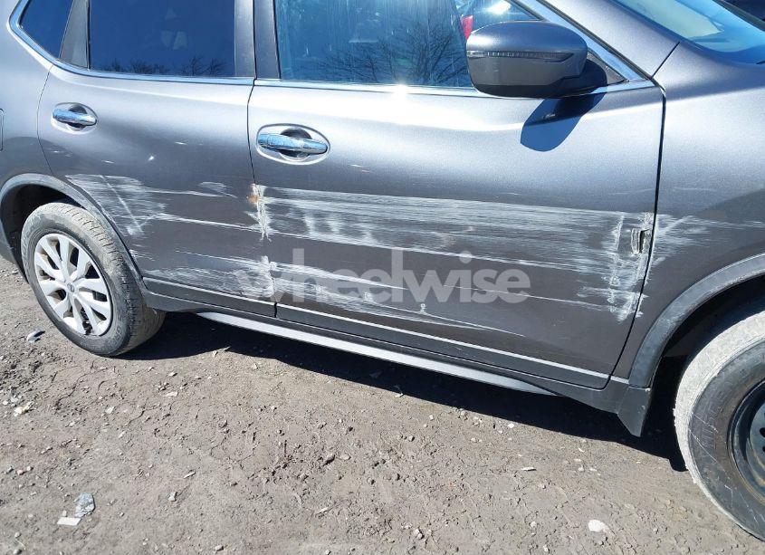 Photo 6 of 2017 Nissan Rogue S (VIN JN8AT2MV0HW279217)