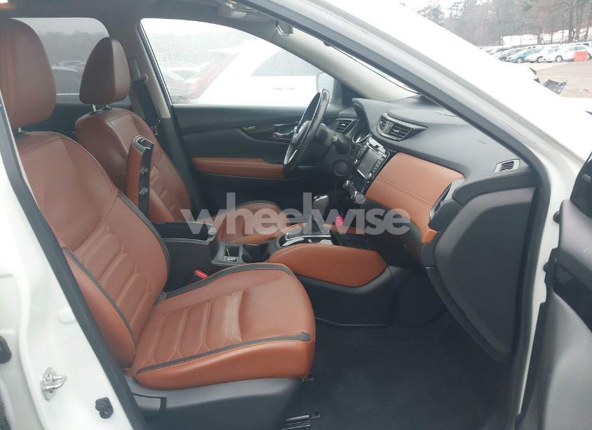 Photo 5 of 2017 Nissan Rogue SL (VIN JN8AT2MV0HW281615)