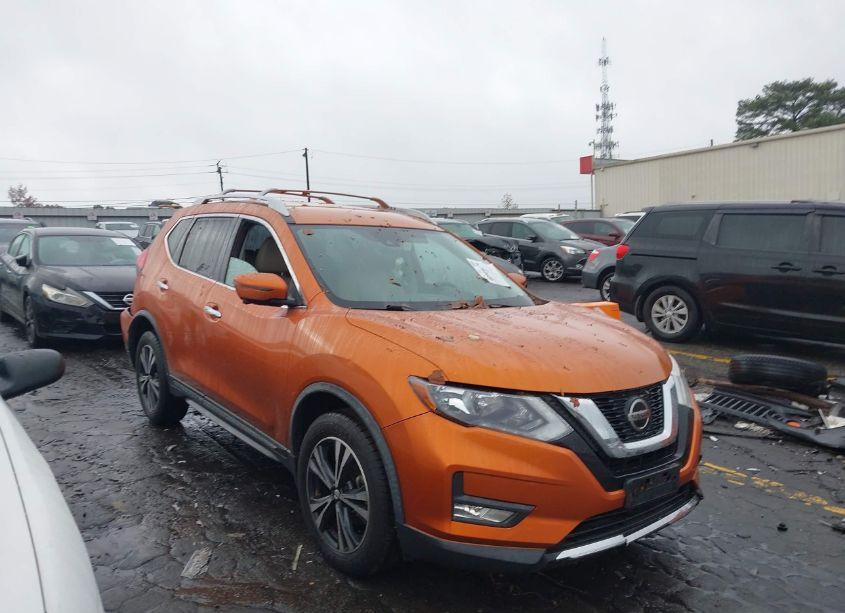2018 Nissan Rogue SL (VIN JN8AT2MV0JW303411) main photo