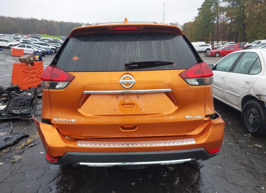Photo 16 of 2018 Nissan Rogue SL (VIN JN8AT2MV0JW303411)