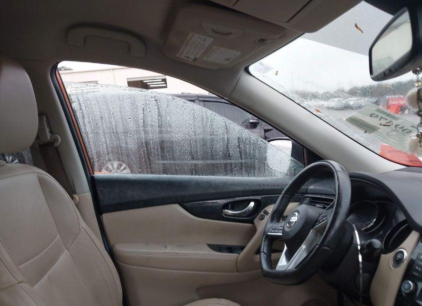 Photo 5 of 2018 Nissan Rogue SL (VIN JN8AT2MV0JW303411)