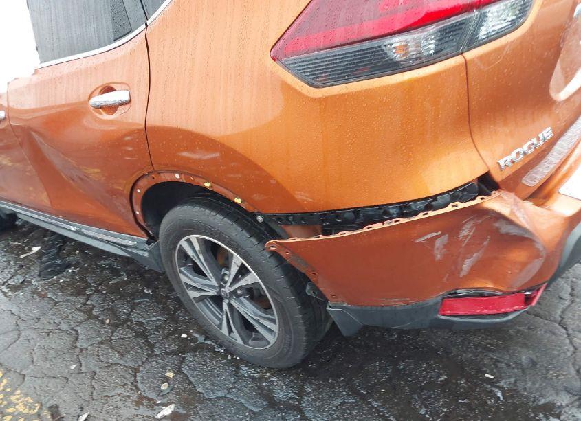 Photo 6 of 2018 Nissan Rogue SL (VIN JN8AT2MV0JW303411)