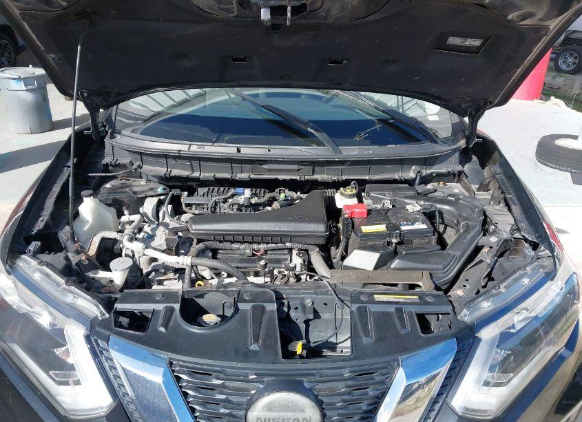 Photo 10 of 2018 Nissan Rogue SV (VIN JN8AT2MV0JW308446)