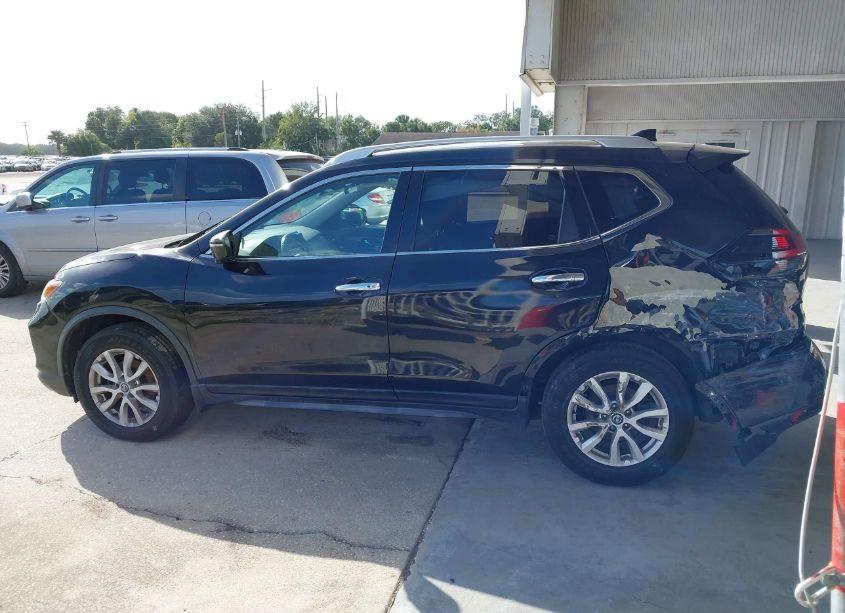 Photo 14 of 2018 Nissan Rogue SV (VIN JN8AT2MV0JW308446)