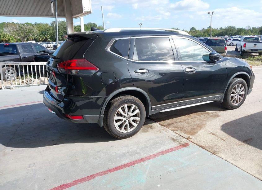 Photo 4 of 2018 Nissan Rogue SV (VIN JN8AT2MV0JW308446)