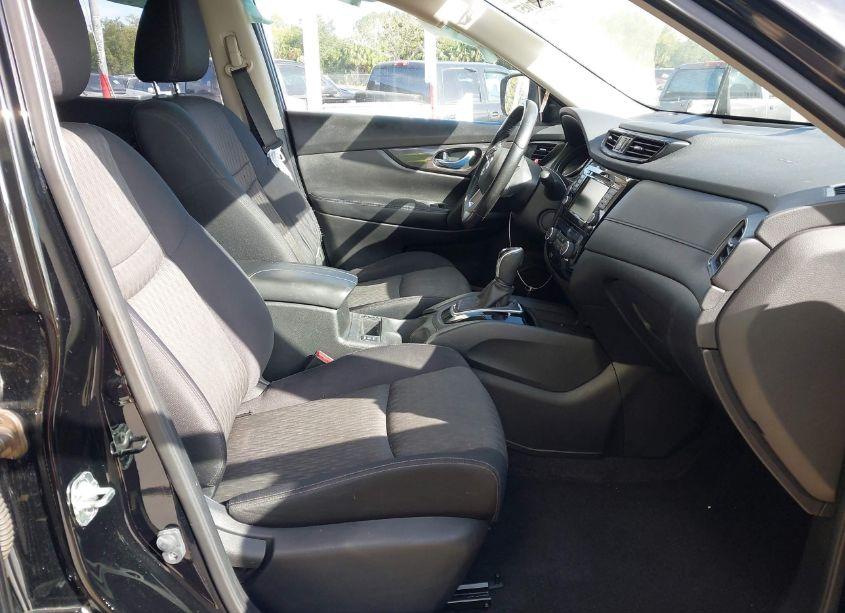 Photo 5 of 2018 Nissan Rogue SV (VIN JN8AT2MV0JW308446)