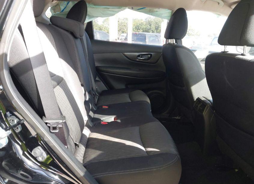 Photo 8 of 2018 Nissan Rogue SV (VIN JN8AT2MV0JW308446)