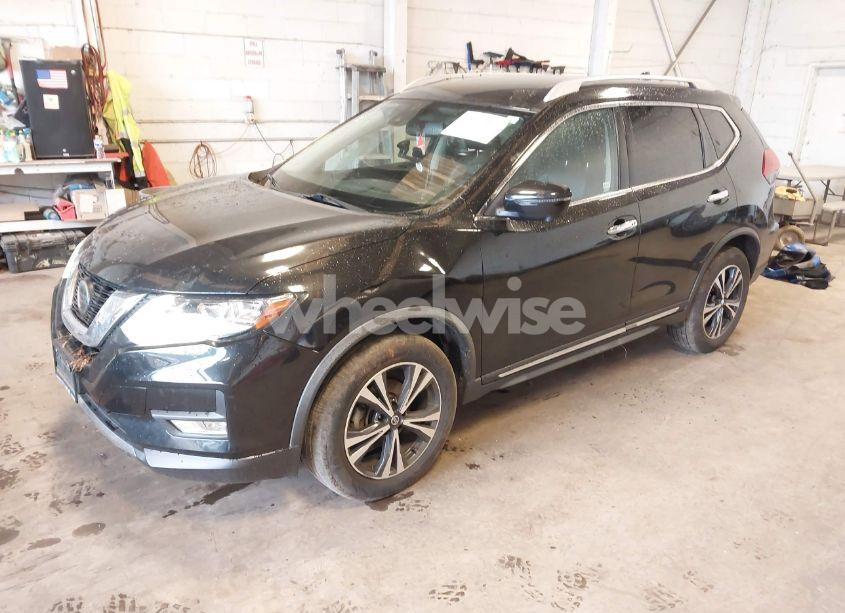 Photo 2 of 2018 Nissan Rogue SL (VIN JN8AT2MV0JW309595)
