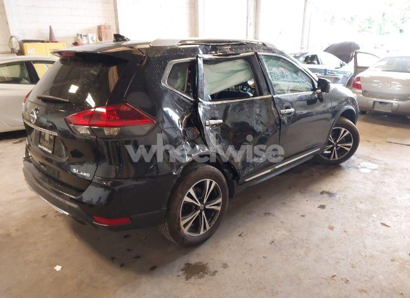 Photo 4 of 2018 Nissan Rogue SL (VIN JN8AT2MV0JW309595)