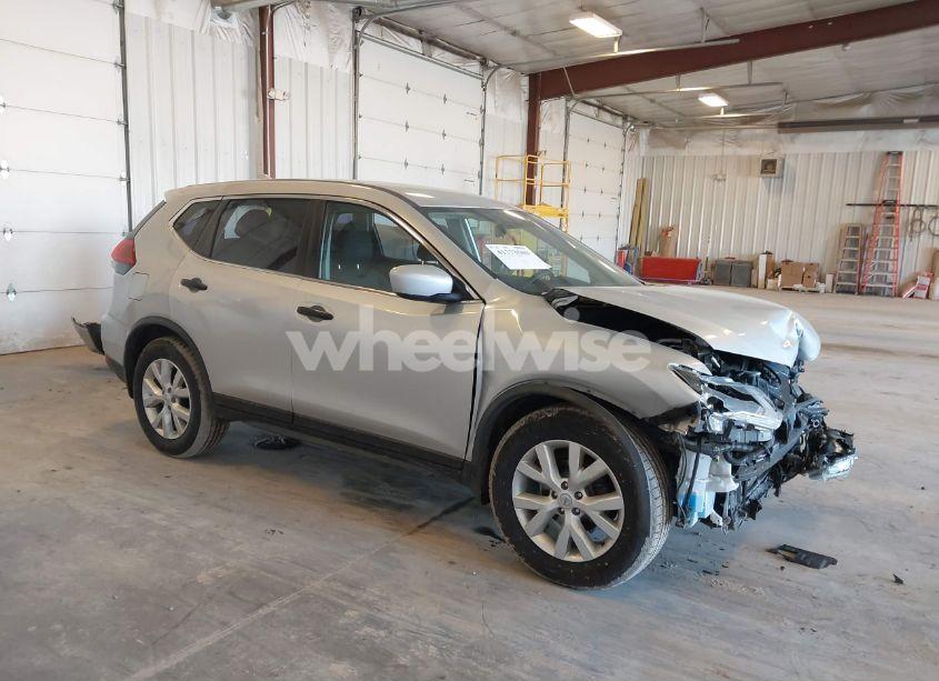 2018 Nissan Rogue S (VIN JN8AT2MV0JW312576) main photo