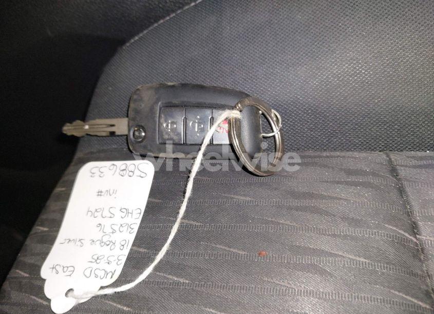 Photo 11 of 2018 Nissan Rogue S (VIN JN8AT2MV0JW312576)