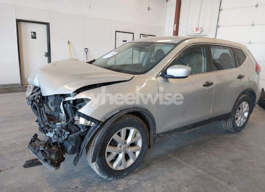 Photo 2 of 2018 Nissan Rogue S (VIN JN8AT2MV0JW312576)