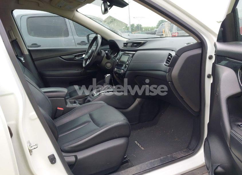 Photo 5 of 2018 Nissan Rogue SL (VIN JN8AT2MV0JW315929)