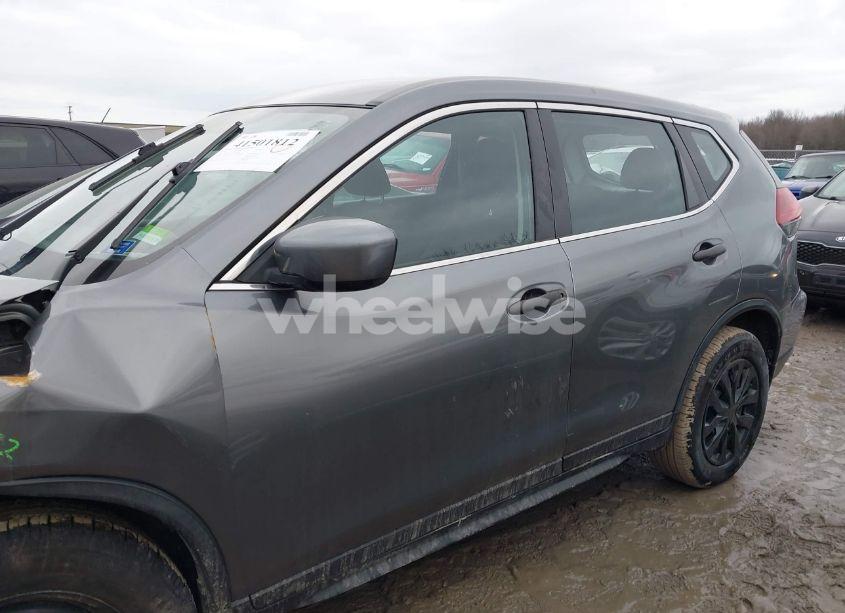 Photo 14 of 2018 Nissan Rogue S (VIN JN8AT2MV0JW328017)