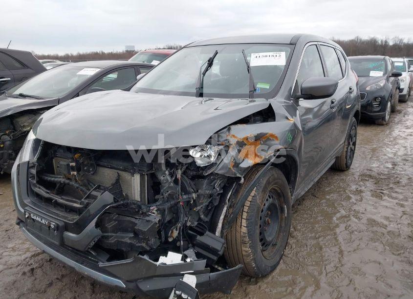 Photo 2 of 2018 Nissan Rogue S (VIN JN8AT2MV0JW328017)