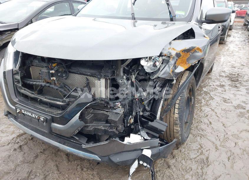 Photo 6 of 2018 Nissan Rogue S (VIN JN8AT2MV0JW328017)