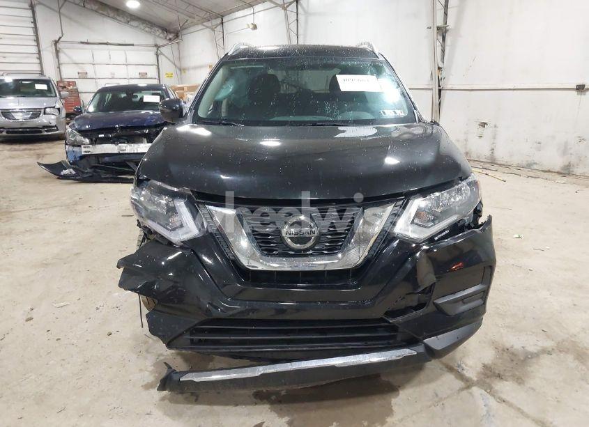 Photo 11 of 2018 Nissan Rogue SV (VIN JN8AT2MV0JW331029)