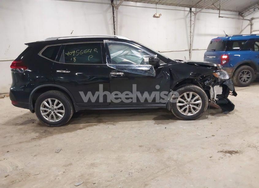 Photo 12 of 2018 Nissan Rogue SV (VIN JN8AT2MV0JW331029)