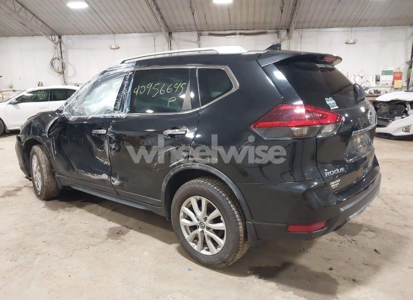 Photo 3 of 2018 Nissan Rogue SV (VIN JN8AT2MV0JW331029)