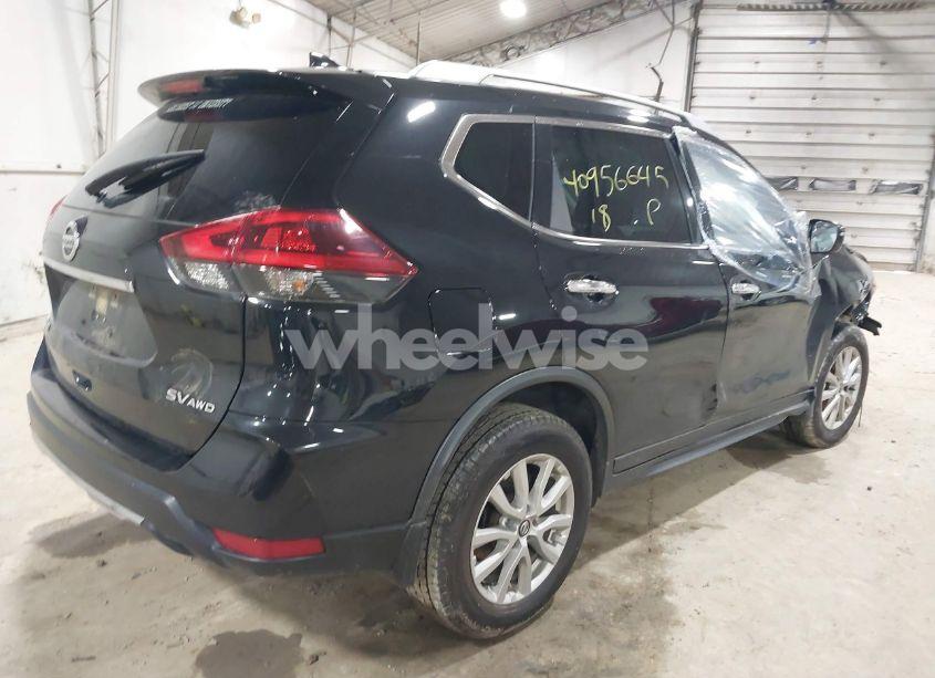 Photo 4 of 2018 Nissan Rogue SV (VIN JN8AT2MV0JW331029)