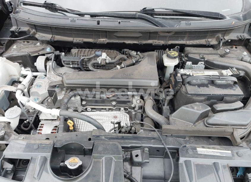 Photo 10 of 2018 Nissan Rogue SV (VIN JN8AT2MV0JW350387)