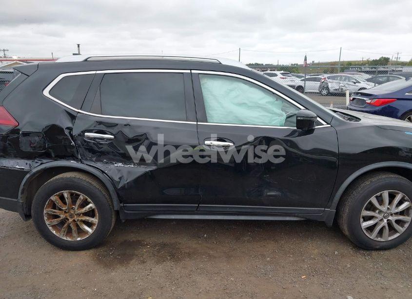 Photo 12 of 2018 Nissan Rogue SV (VIN JN8AT2MV0JW350387)