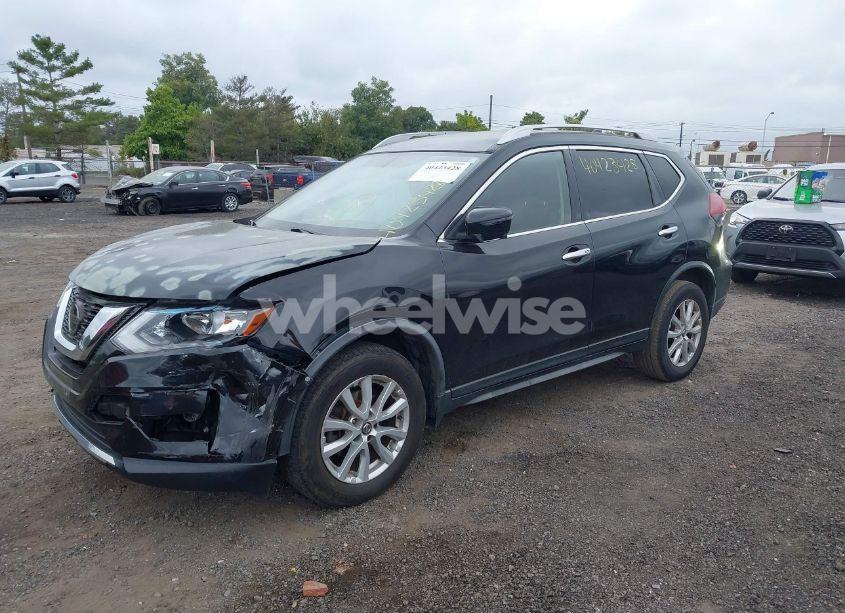 Photo 2 of 2018 Nissan Rogue SV (VIN JN8AT2MV0JW350387)