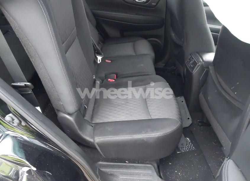 Photo 8 of 2018 Nissan Rogue SV (VIN JN8AT2MV0JW350387)