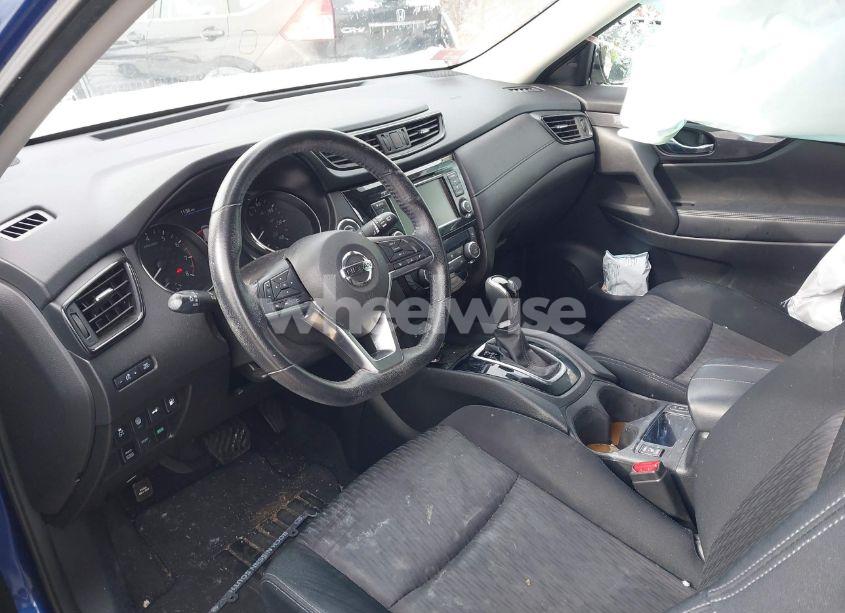 Photo 5 of 2019 Nissan Rogue SV (VIN JN8AT2MV0KW370897)