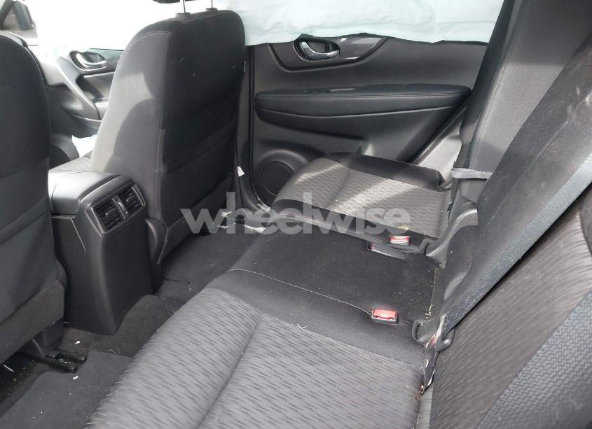 Photo 8 of 2019 Nissan Rogue SV (VIN JN8AT2MV0KW370897)