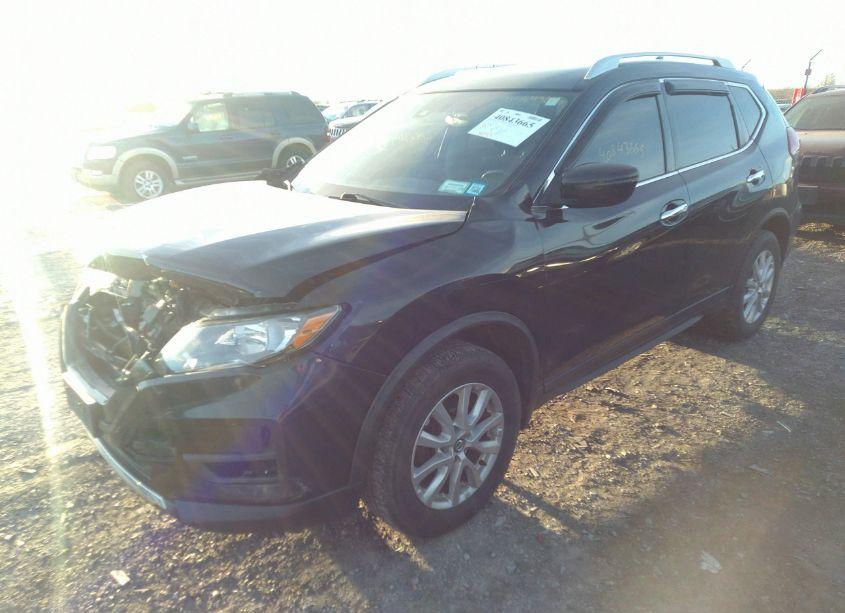 Photo 2 of 2019 Nissan Rogue SV (VIN JN8AT2MV0KW373038)