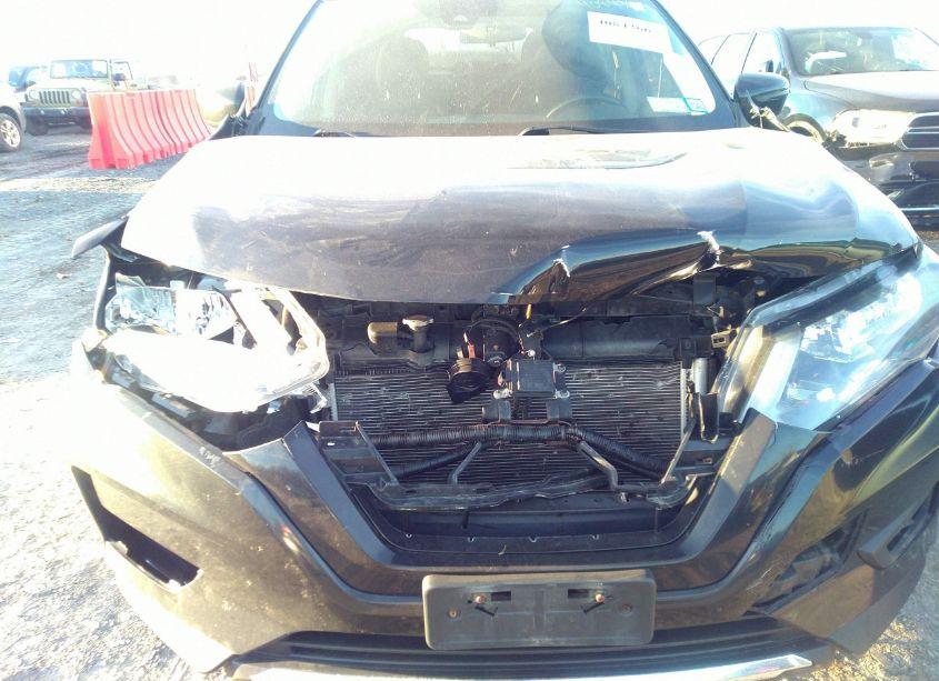 Photo 6 of 2019 Nissan Rogue SV (VIN JN8AT2MV0KW373038)