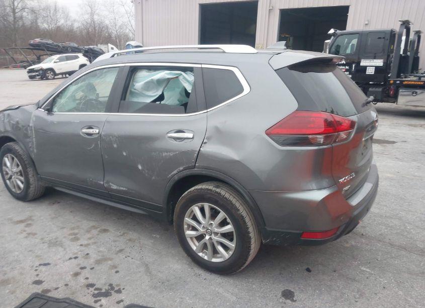 Photo 3 of 2019 Nissan Rogue SV (VIN JN8AT2MV0KW382449)