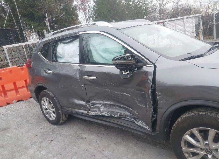 Photo 6 of 2019 Nissan Rogue SV (VIN JN8AT2MV0KW382449)