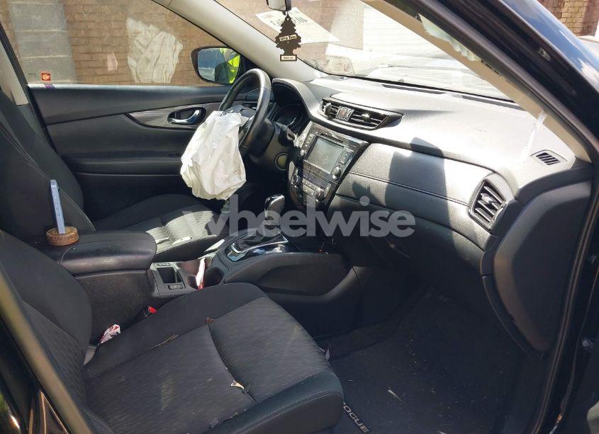 Photo 5 of 2019 Nissan Rogue SV (VIN JN8AT2MV0KW383164)