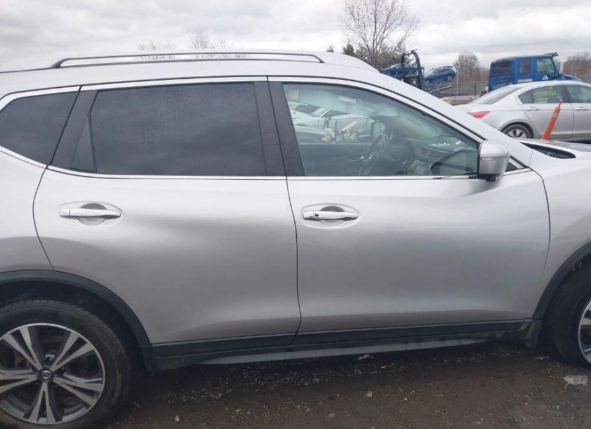 Photo 13 of 2019 Nissan Rogue SV (VIN JN8AT2MV0KW399963)