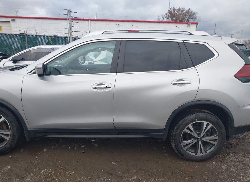 Photo 14 of 2019 Nissan Rogue SV (VIN JN8AT2MV0KW399963)