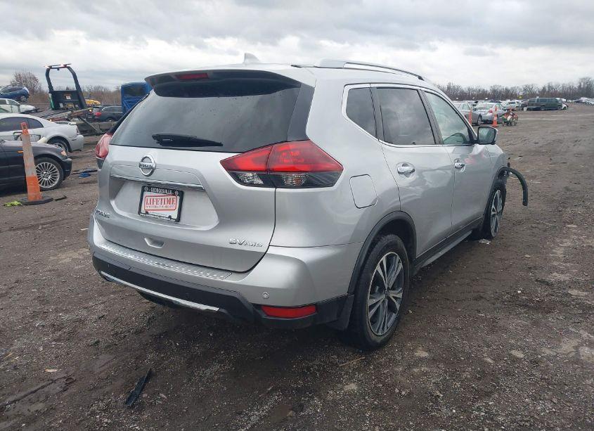 Photo 4 of 2019 Nissan Rogue SV (VIN JN8AT2MV0KW399963)