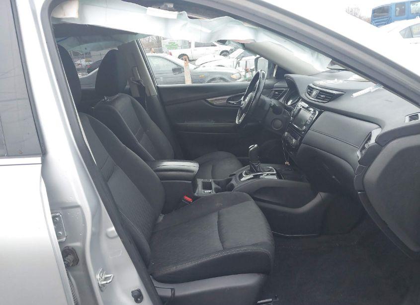 Photo 5 of 2019 Nissan Rogue SV (VIN JN8AT2MV0KW399963)