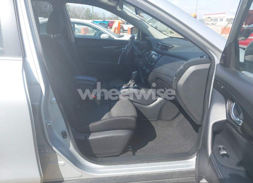 Photo 5 of 2020 Nissan Rogue SV INTELLIGENT AWD (VIN JN8AT2MV0LW138947)