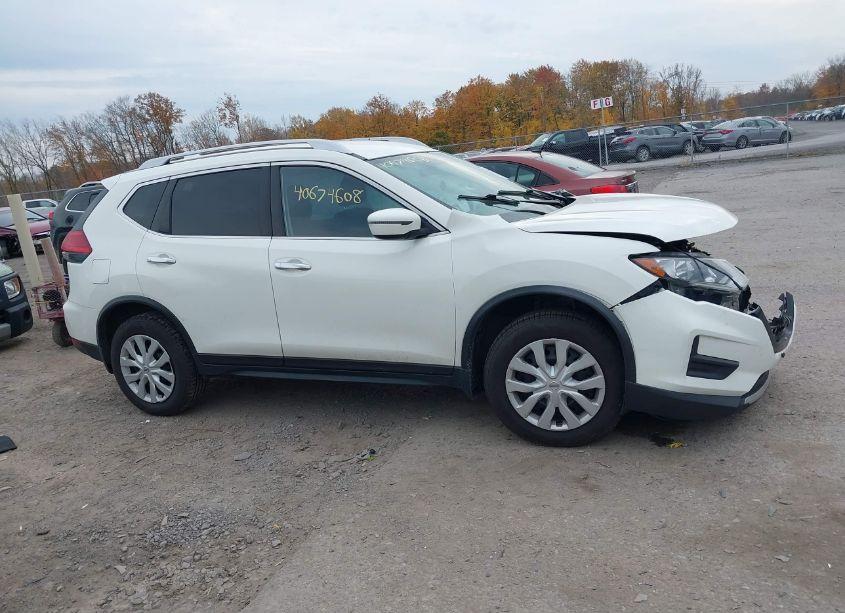 Photo 13 of 2017 Nissan Rogue S (VIN JN8AT2MV1HW011034)