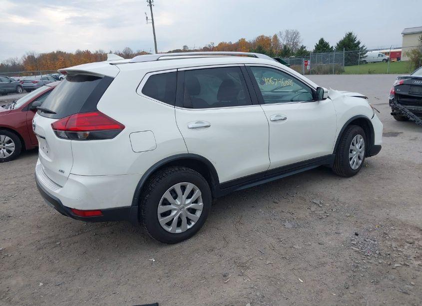 Photo 4 of 2017 Nissan Rogue S (VIN JN8AT2MV1HW011034)