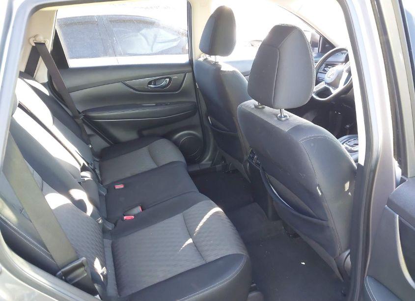 Photo 8 of 2017 Nissan Rogue SV (VIN JN8AT2MV1HW259400)