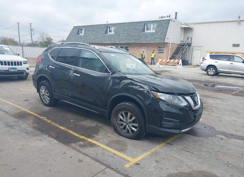 2017 Nissan Rogue SV (VIN JN8AT2MV1HW267657) main photo