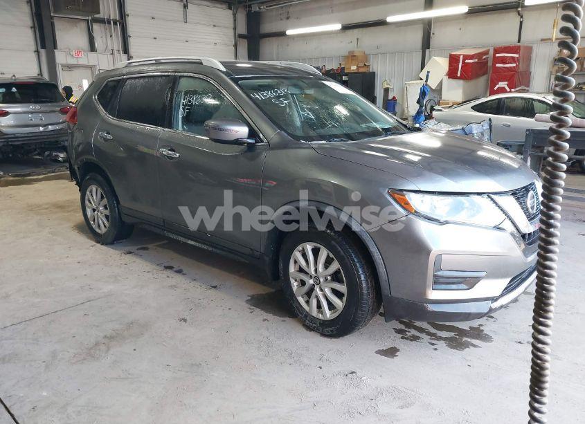 2018 Nissan Rogue SV (VIN JN8AT2MV1JW300503) main photo