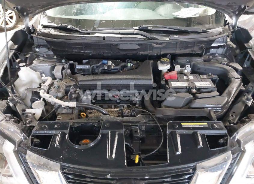 Photo 10 of 2018 Nissan Rogue SV (VIN JN8AT2MV1JW300503)