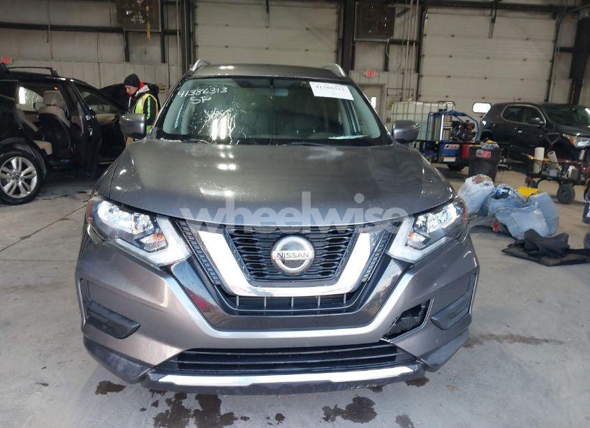 Photo 13 of 2018 Nissan Rogue SV (VIN JN8AT2MV1JW300503)